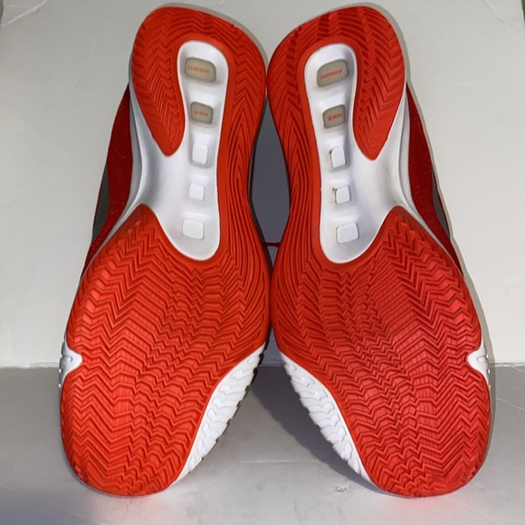 NWOB Nike Men's Zoom Red Hyper quickness 2015 Basketball Shoes - Picture 9 of 12